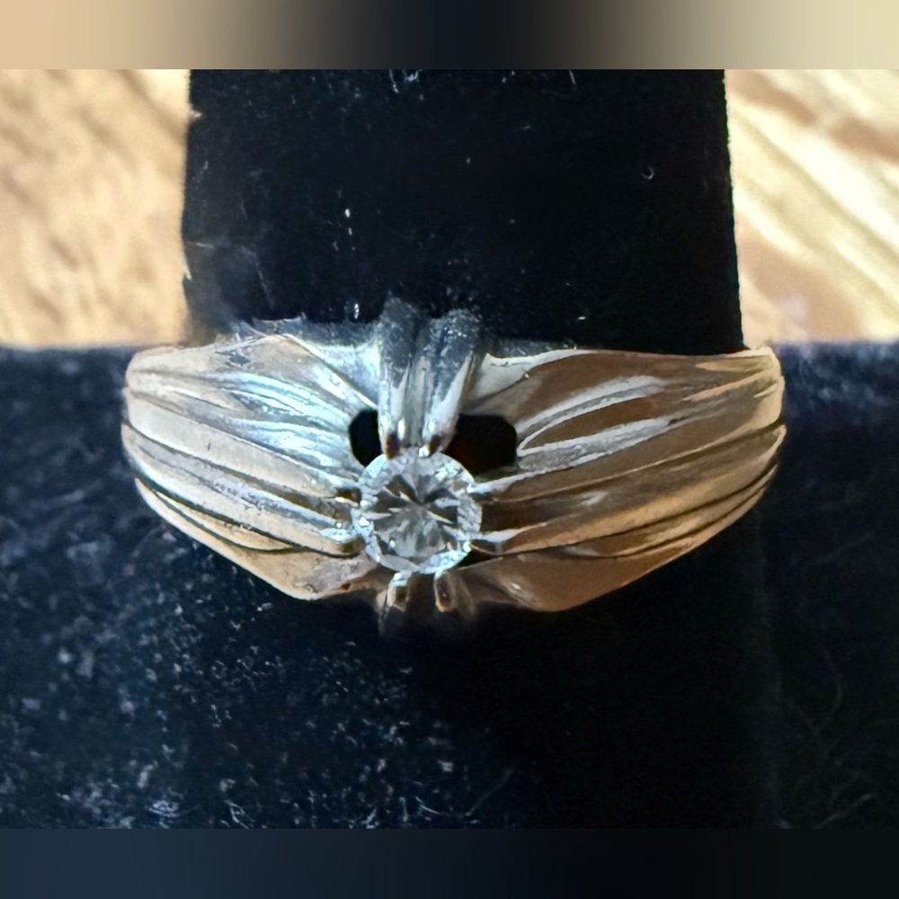 100 Percent Authentic Portuguese White Gold Ring with Diamond